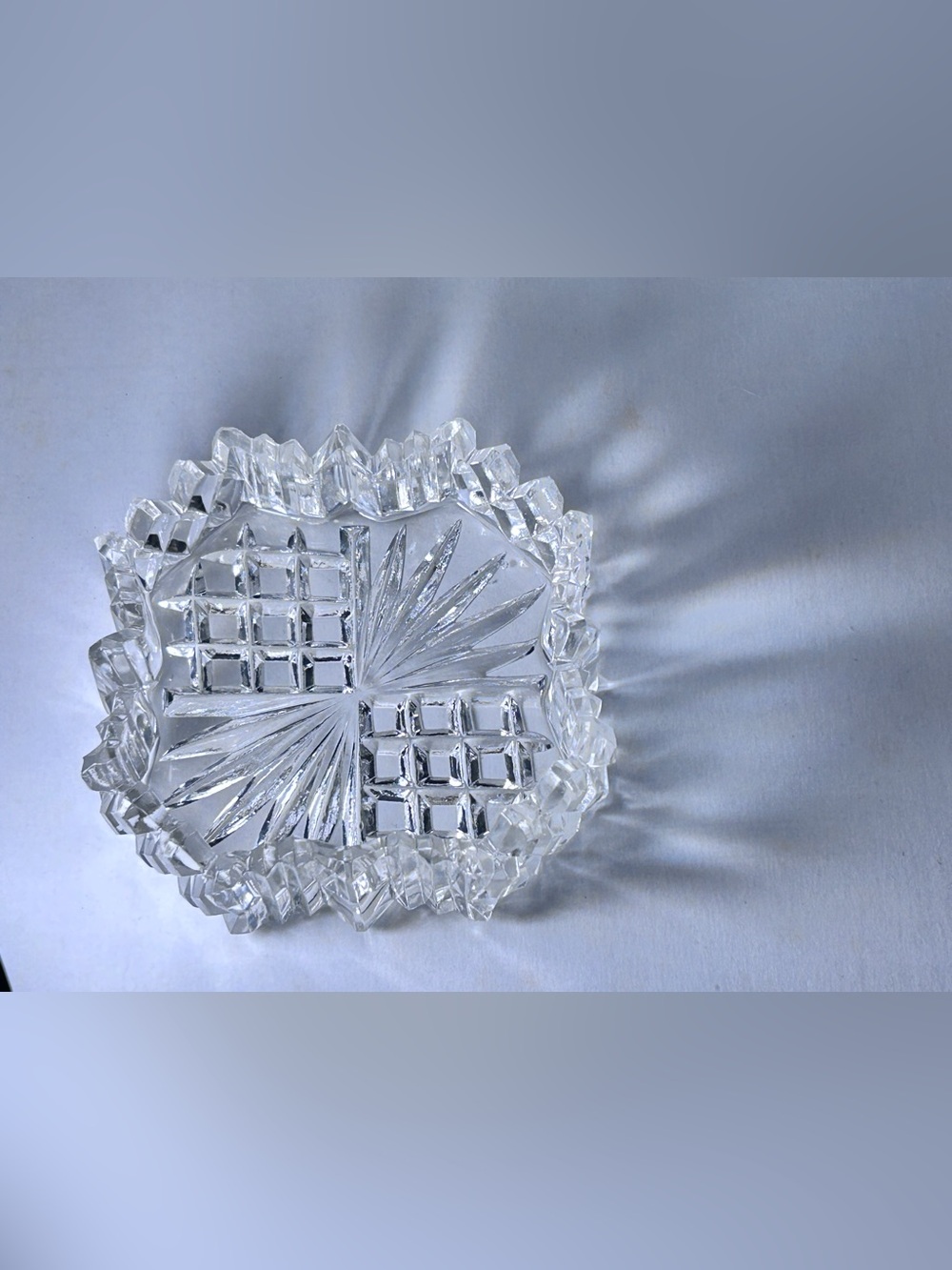 Clear Cut Crystal-Style Decorative Trinket Dish MINT CONDITION- Beautiful